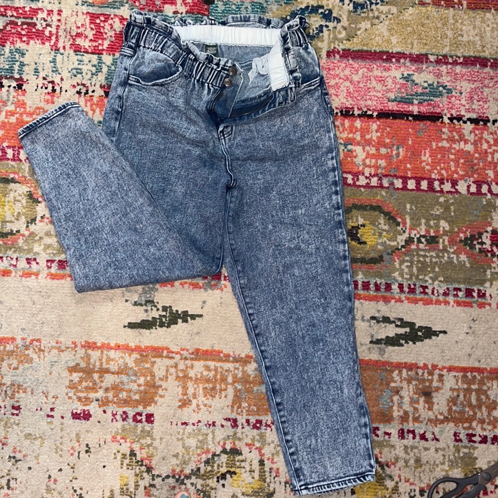 Wild fable size 12 high waisted scrunchie double button acid wash denim skinny